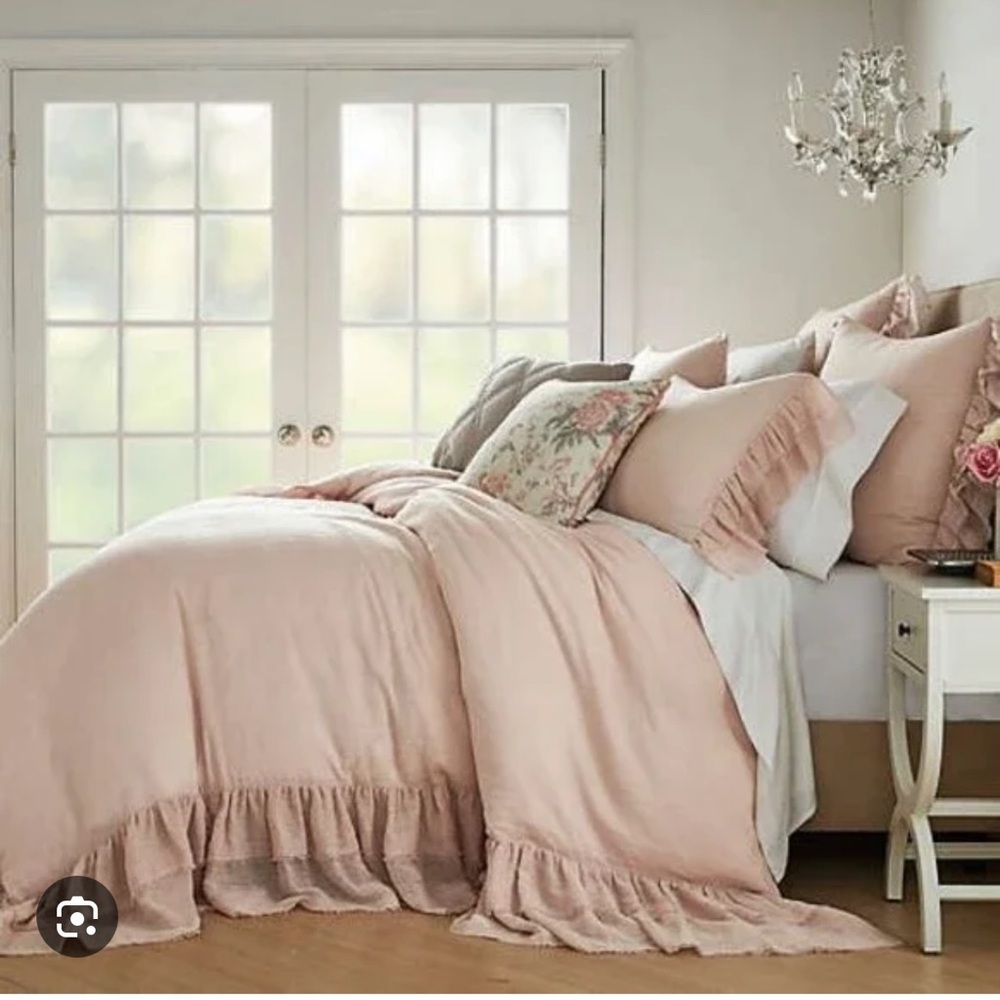 Wamsutta full/queen blush linen ruffle duvet and 2 shams new in package